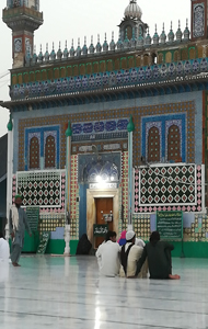 Haqbahu (r) Life